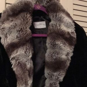 EUC,PAMELA MCCOY,FAUX FUR SHERRED BLACK MINK, FAUX CHINCHILLA COLLAR,SIZE LARGE